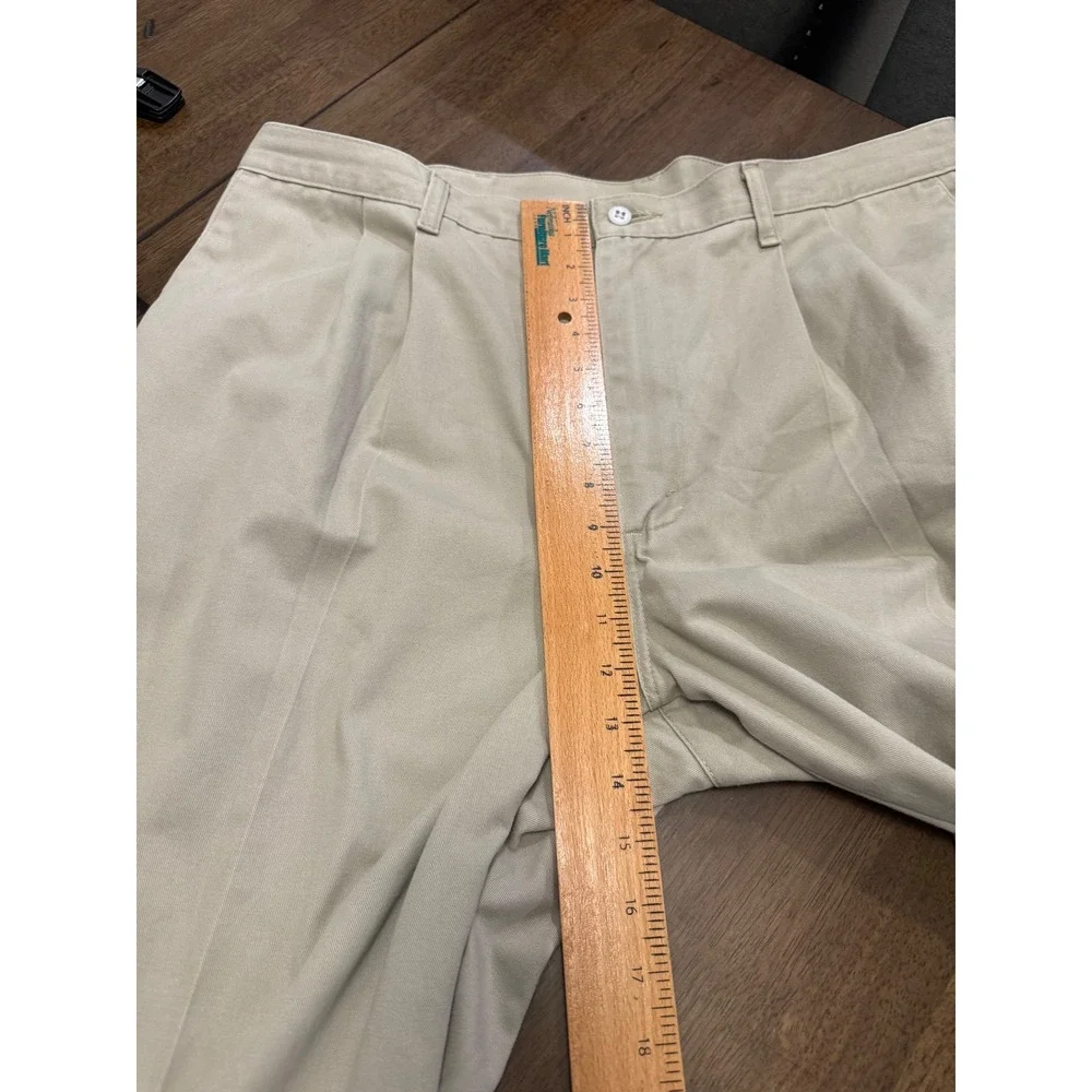 Lee Performance Khakis Mens 39x31 Tan Pleated Front Straight Leg Chino Pants